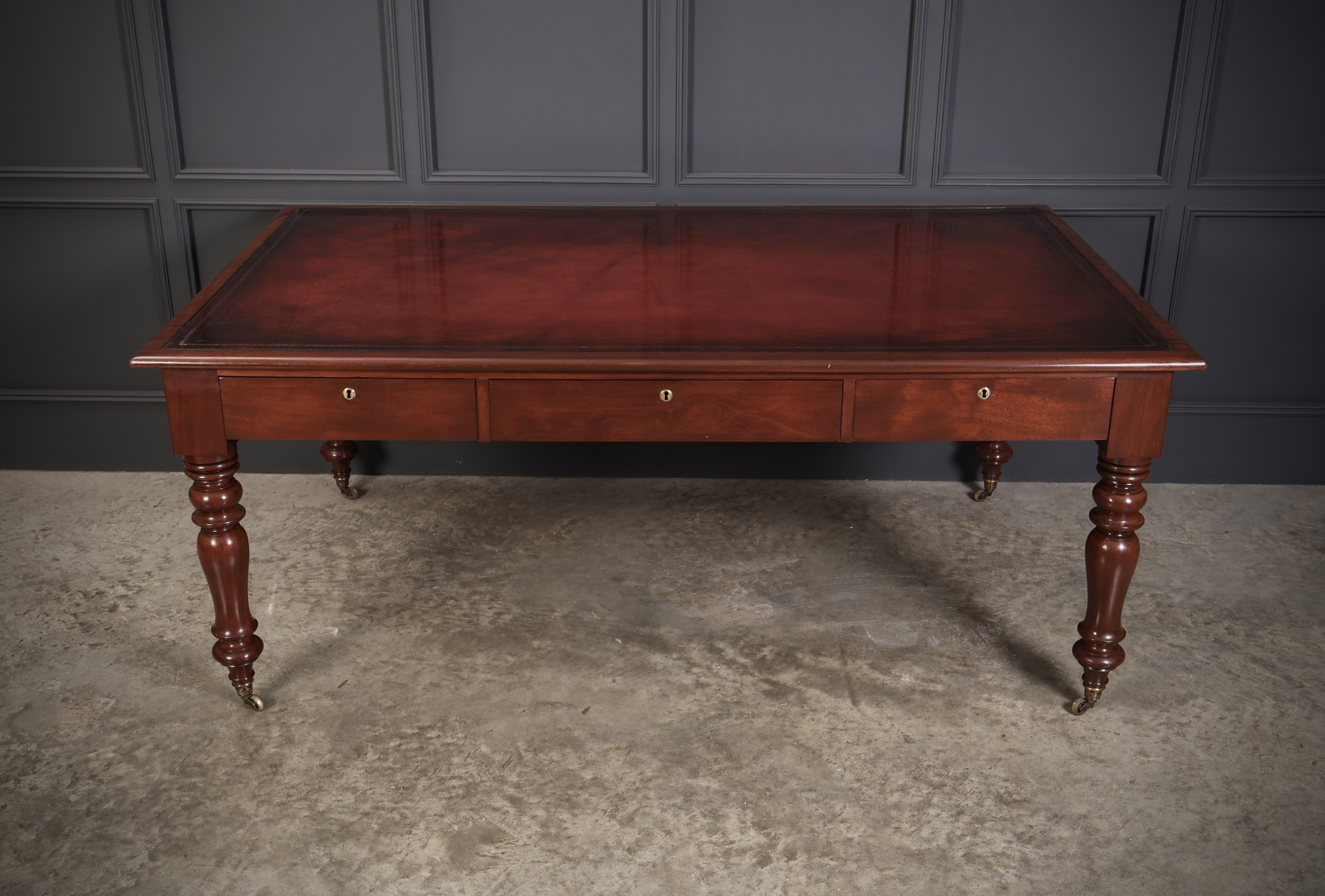 Large Early Victorian Mahogany & Leather Partners Writing Table - Image 3